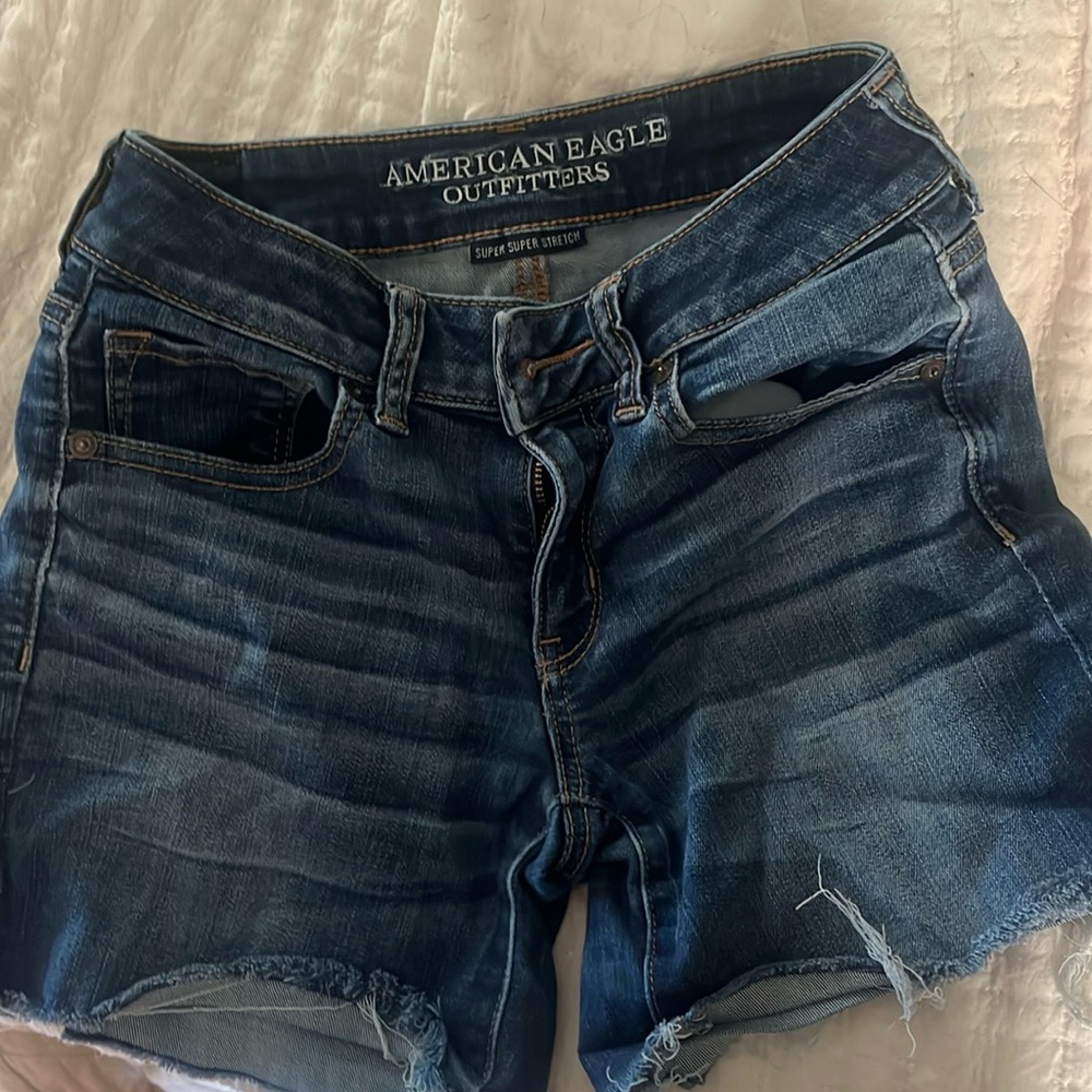 American eagle midi denim shorts ( super super stretch) size 2